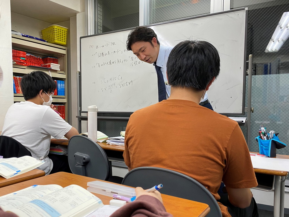 横浜WIPの大学受験コースは長年大学受験を指導している専任講師を中心にした授業を実施