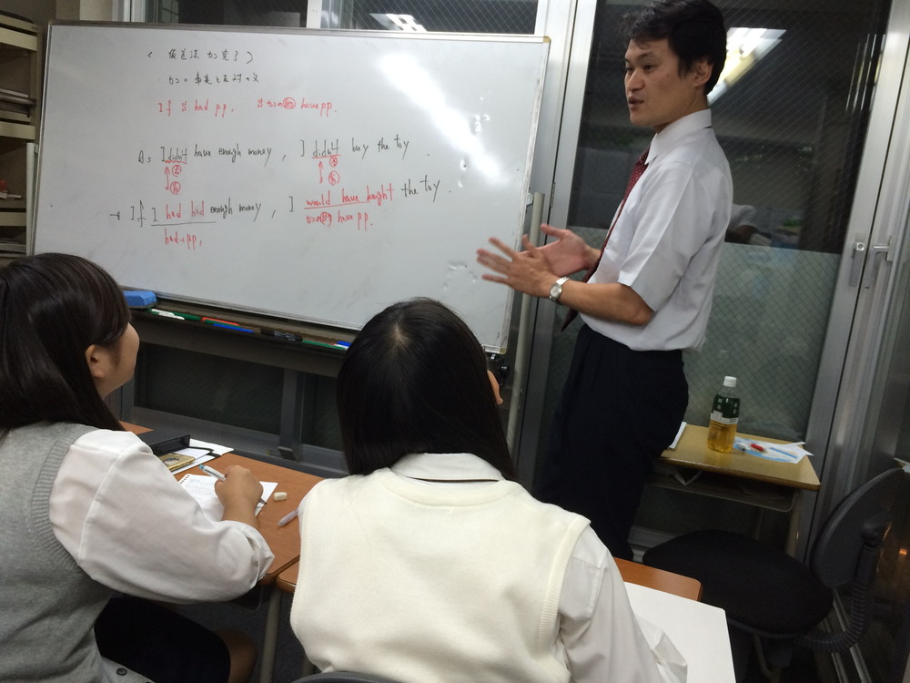 横浜WIPの高校生少人数制授業の様子